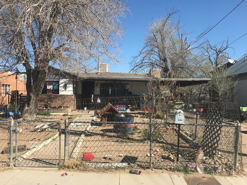 2nd image of 613 Towner Ave NW
