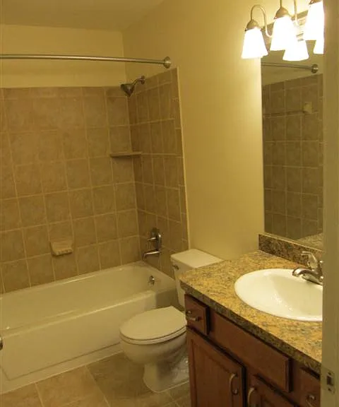 River Oaks Apartments of Rochester Hills — Photo 40