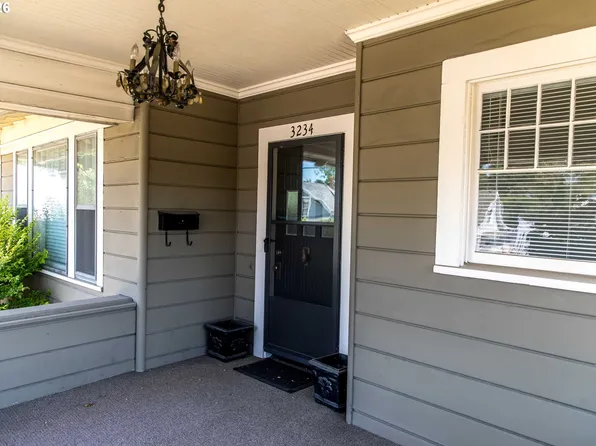 3234 SE Cesar E Chavez Blvd, Portland, OR 97202