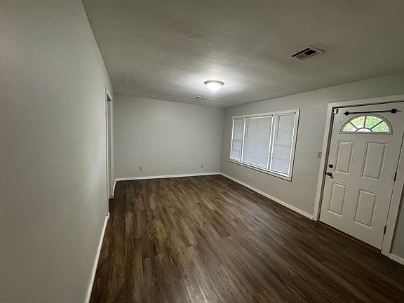 5th image of 419 E 16th Ave