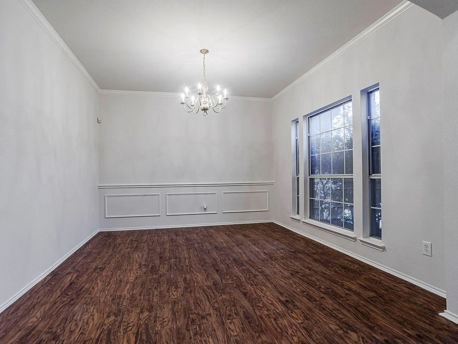 4 bed, 2764 sqft, $2,895 — Photo 3