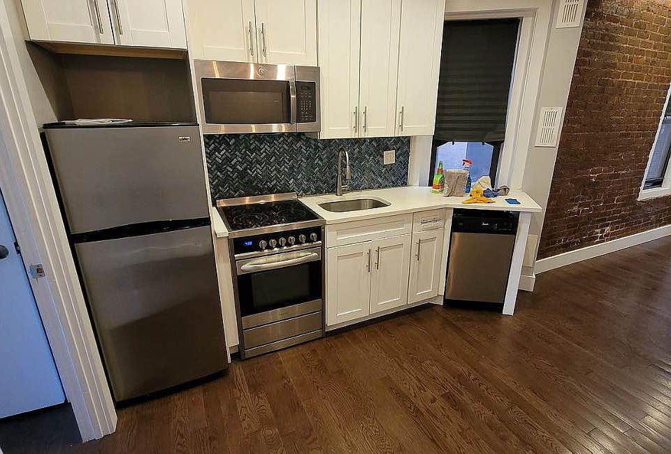 1st image of 420 E 148th St APT 4W