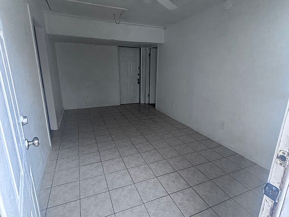 5th image of 1009 San Benito Dr