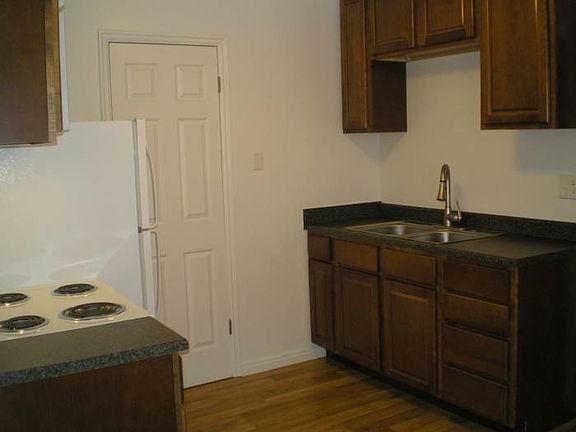 3rd image of 2563 S Green St