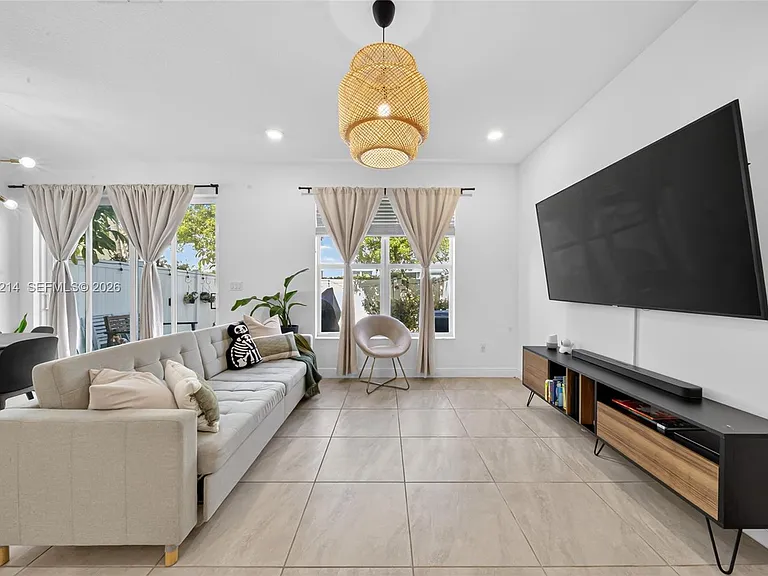 4349 Veleiros Ave — Photo 25