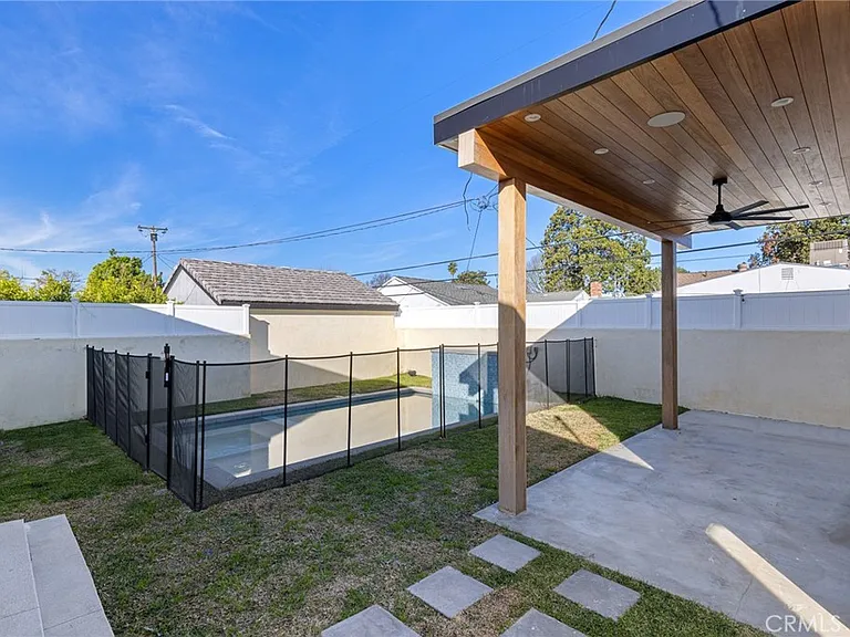 19539 Mobile St — Photo 13