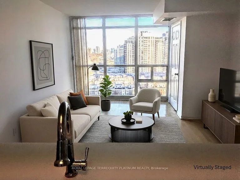 28 Harrison Garden Blvd #1812 — Photo 10