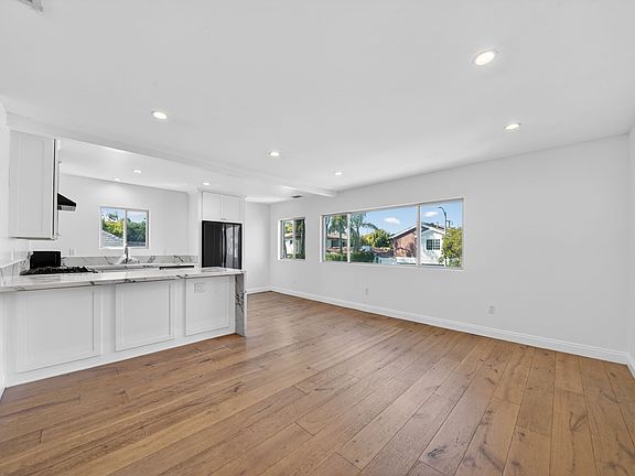 4th image of 652 Vernon Ave APT 3