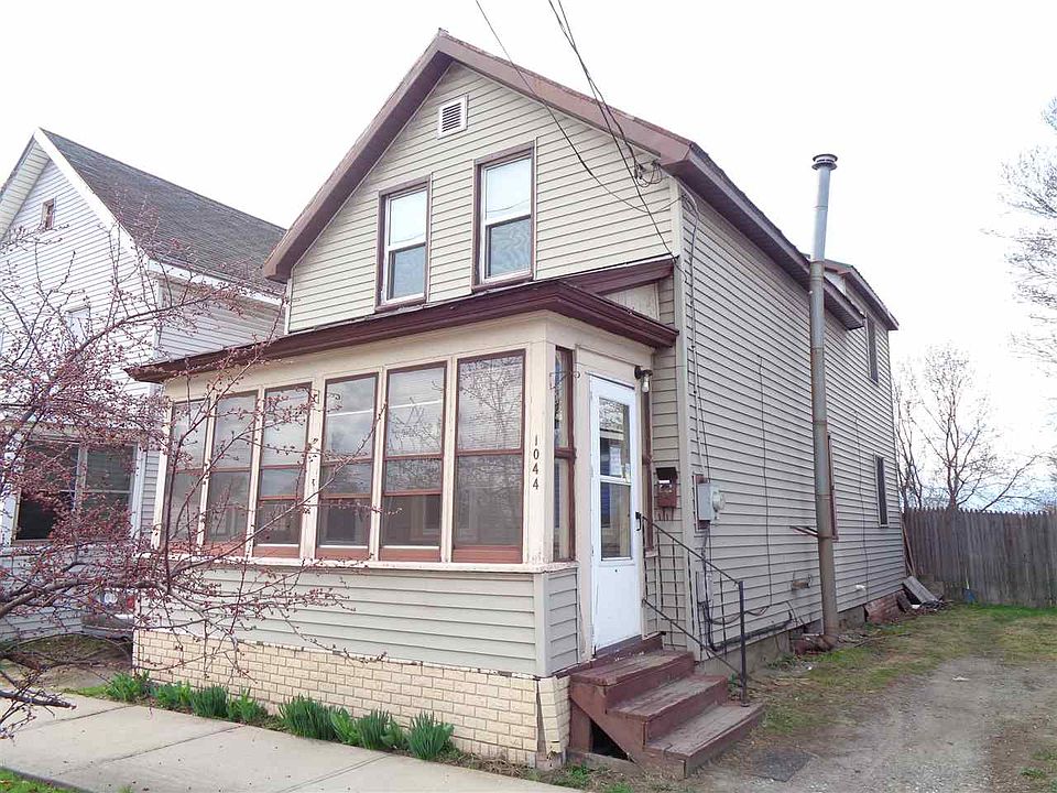 1st image of 1044 Washington St