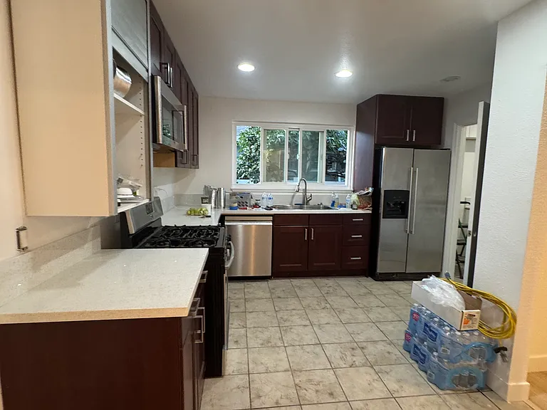 528 N Placentia Ave — Photo 12