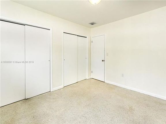 4th image of 401 Alesio Ave