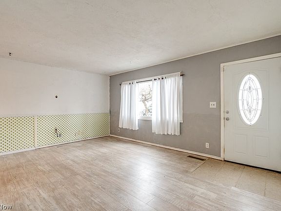 4th image of 2712 Ridge Ave SE