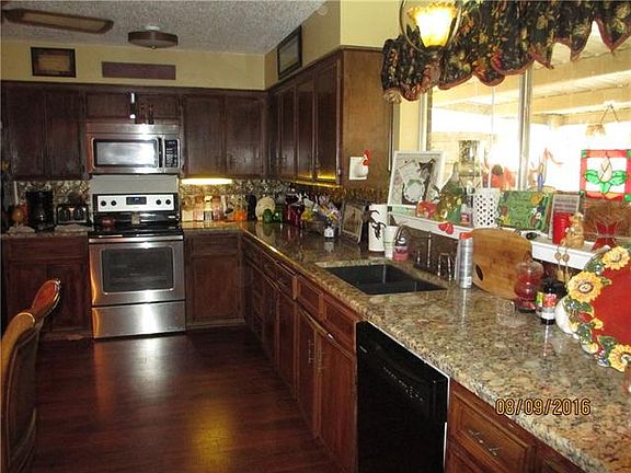 3rd image of 404 Briarwood Dr