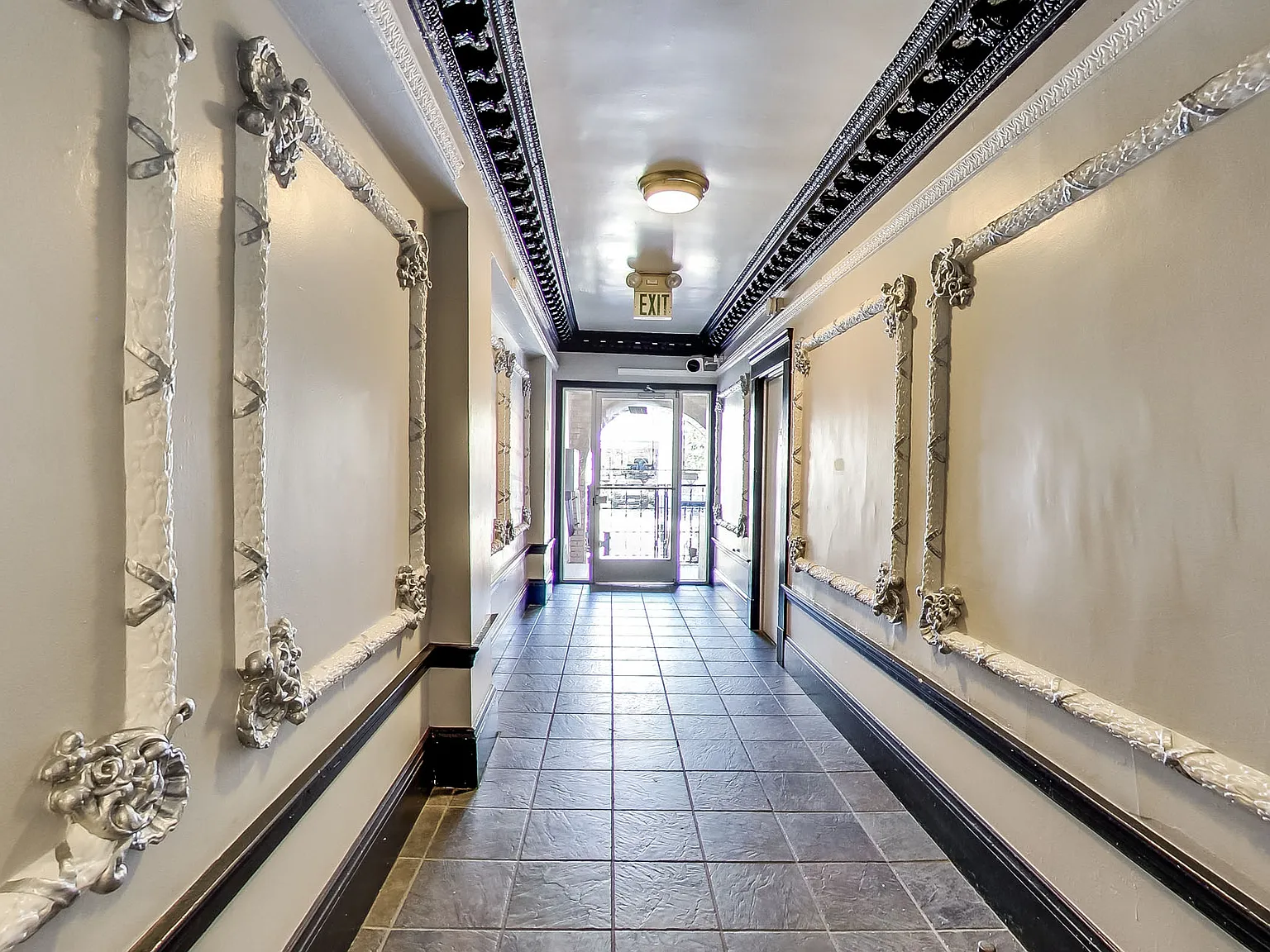 635 Ellis — Photo 1