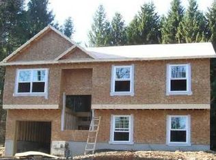 81 Valley View Rd, Otisville, NY 10963