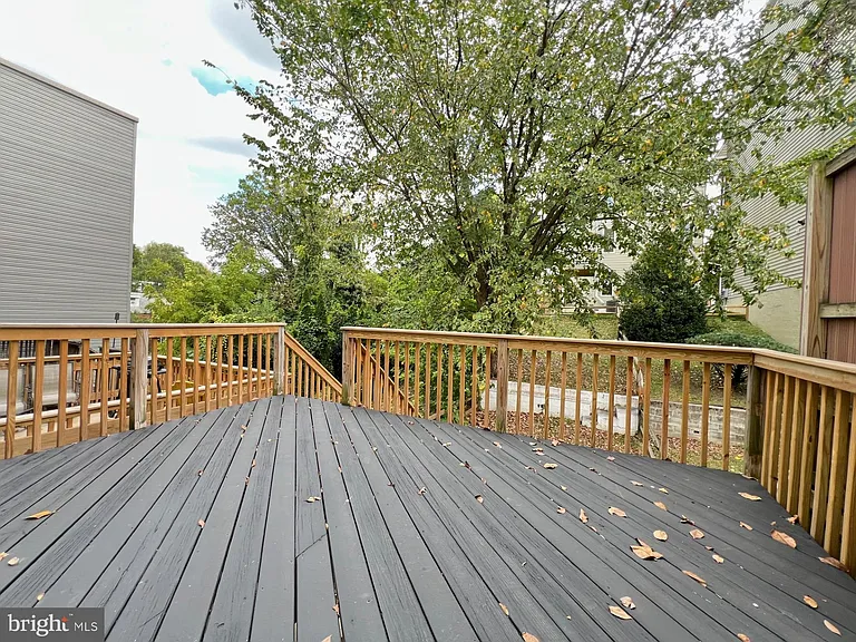 4735 Sheldon St — Photo 36