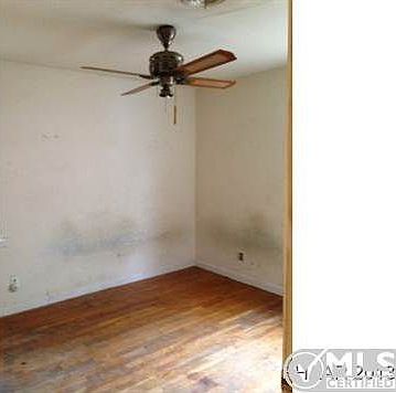 4th image of 702 Stewart St