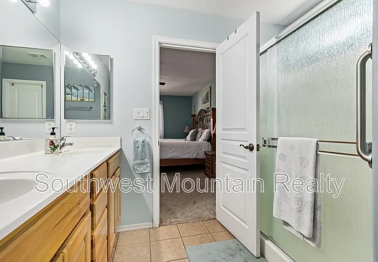 1202 W Prior Ave — Photo 23