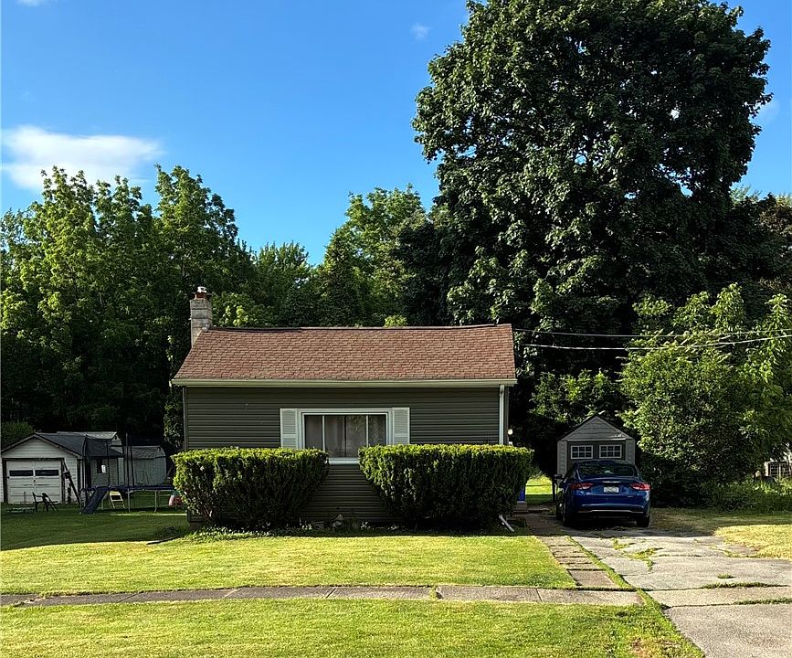 1st image of 141 Caroline St