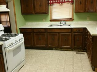 928 N Noble St, Virden, IL 62690