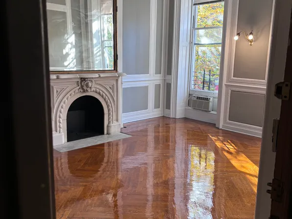 717 Park Ave APT 1F, Baltimore, MD 21201