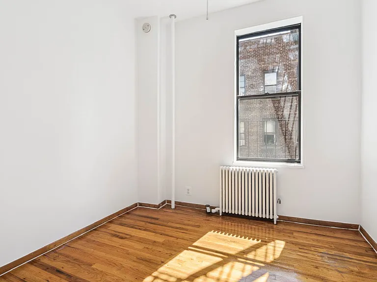 208 E 83rd St #5E — Photo 2