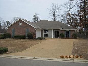 1st image of 801 Bent Oak Dr