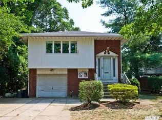 575 Woodbury Rd, Plainview, NY 11803