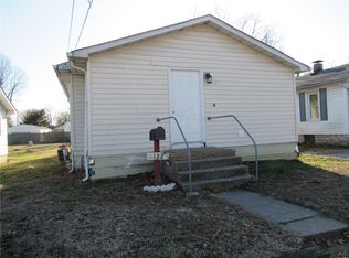 122 E 1st St, Hartford, IL 62048