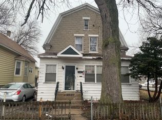 3 W 138th St, Riverdale, IL