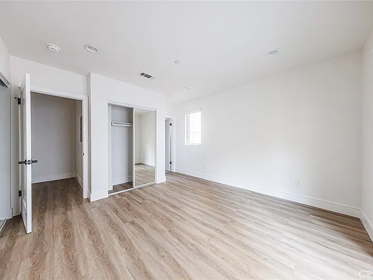 1243 N Sycamore Ave — Photo 31
