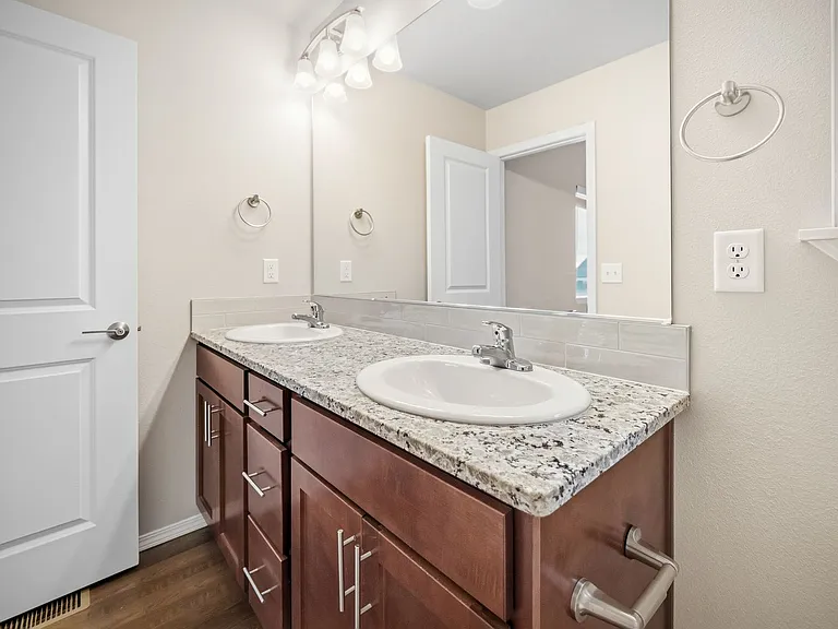 8411 N James Ct — Photo 13