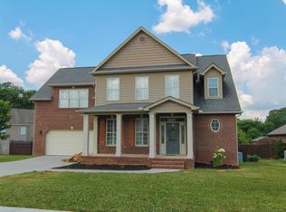 2613 Mildred Meadows Dr, Maryville, TN 37804