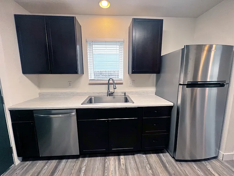 940 NW 7th Ave #10 — Photo 6