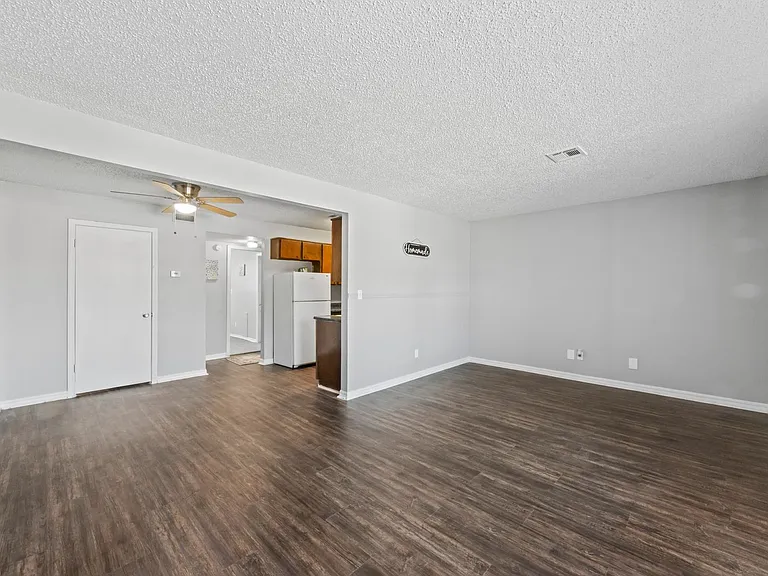 The Woods Apartments — Photo 6