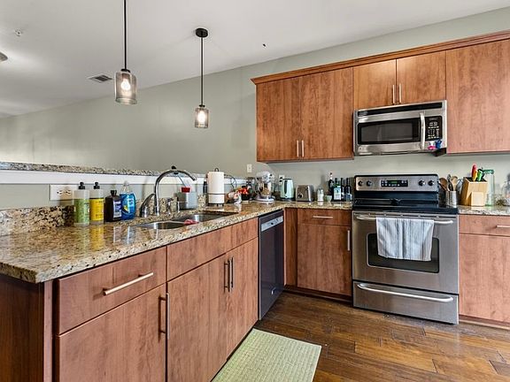 5th image of 380 N Island Dr APT 302