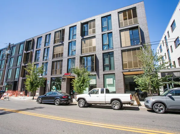 Theory 33, 3325 SE Division St #10ca49343, Portland, OR 97202