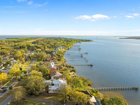 316 Shore Dr E, Oldsmar, FL 34677