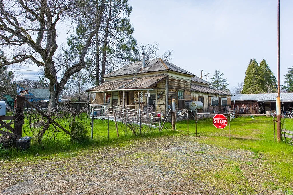4420 Sylar Ln photo 1