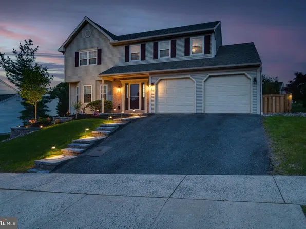 1 Flint Ridge Dr, Reading, PA 19607