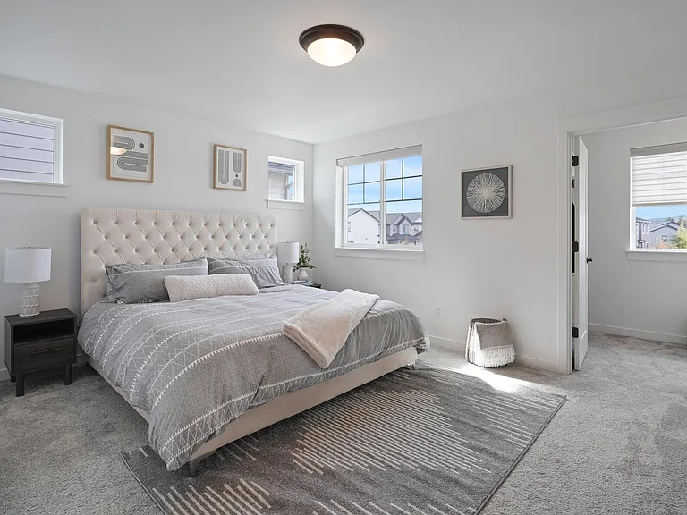 2376 NE Victor Pl — Photo 36