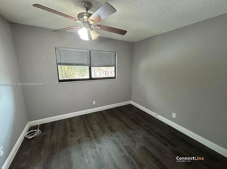 29 Madrid Ln — Photo 15