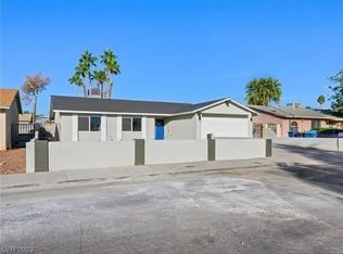 1523 Lucky St, Sunrise Manor, NV 89104
