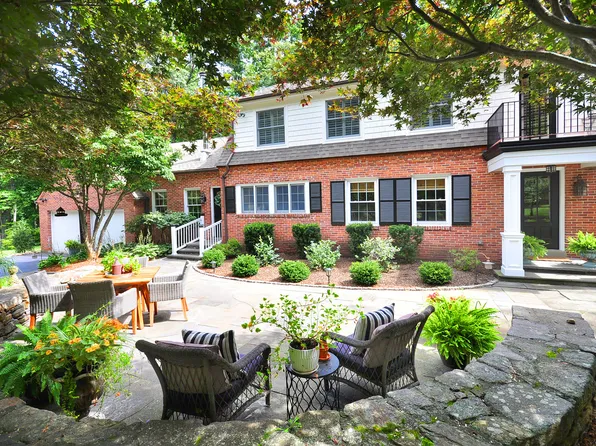 56 Kenmore Road, Bloomfield, CT 06002