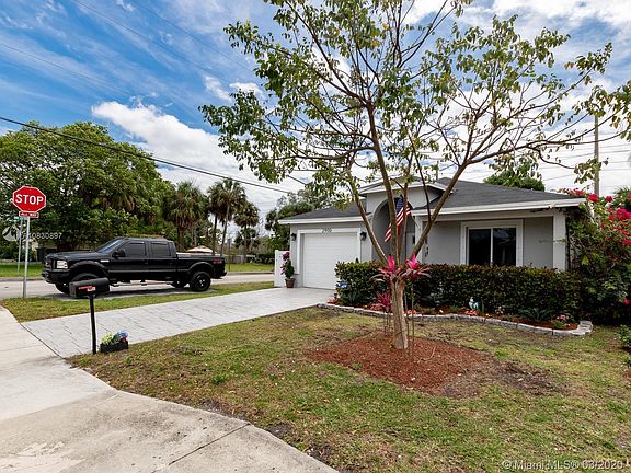 2nd image of 2900 NW 6th Ct