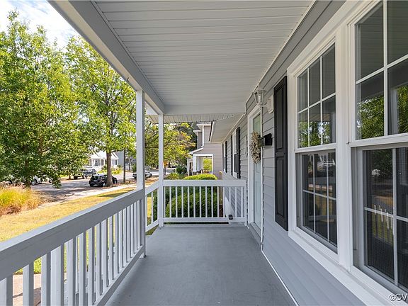4th image of 1419 Oakwood Ave
