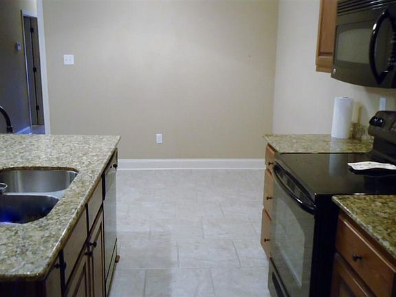 5th image of 9815 Clearlake Ln
