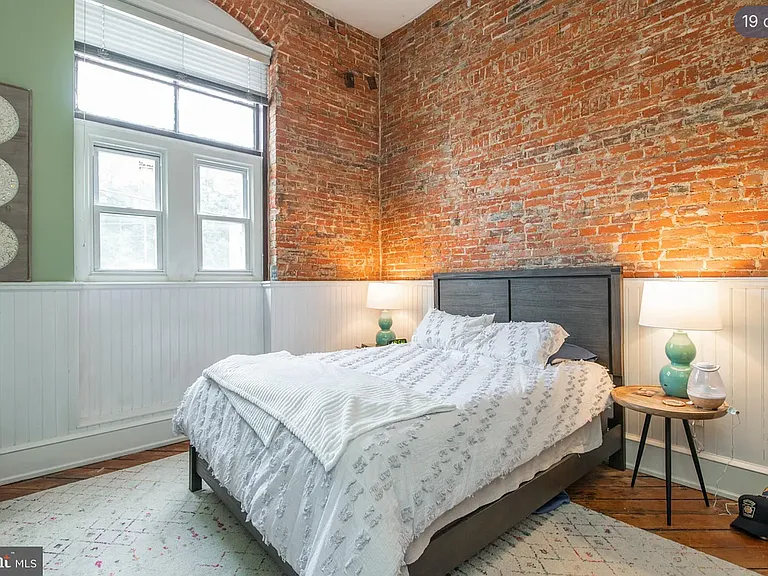 219 Krams Ave #B1 — Photo 9