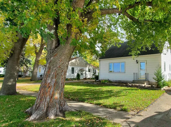 136 Putman St NW, Titonka, IA 50480