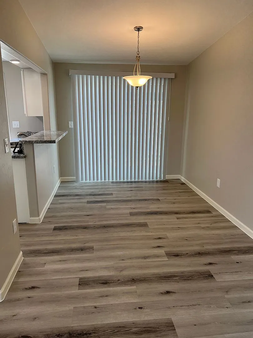 2 bed, 2.0 bath, 1050 sqft, $1,599 — Photo 3
